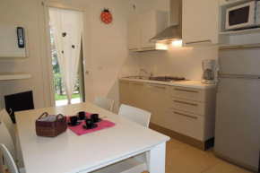 Great one bedroom accommodation close to the sea